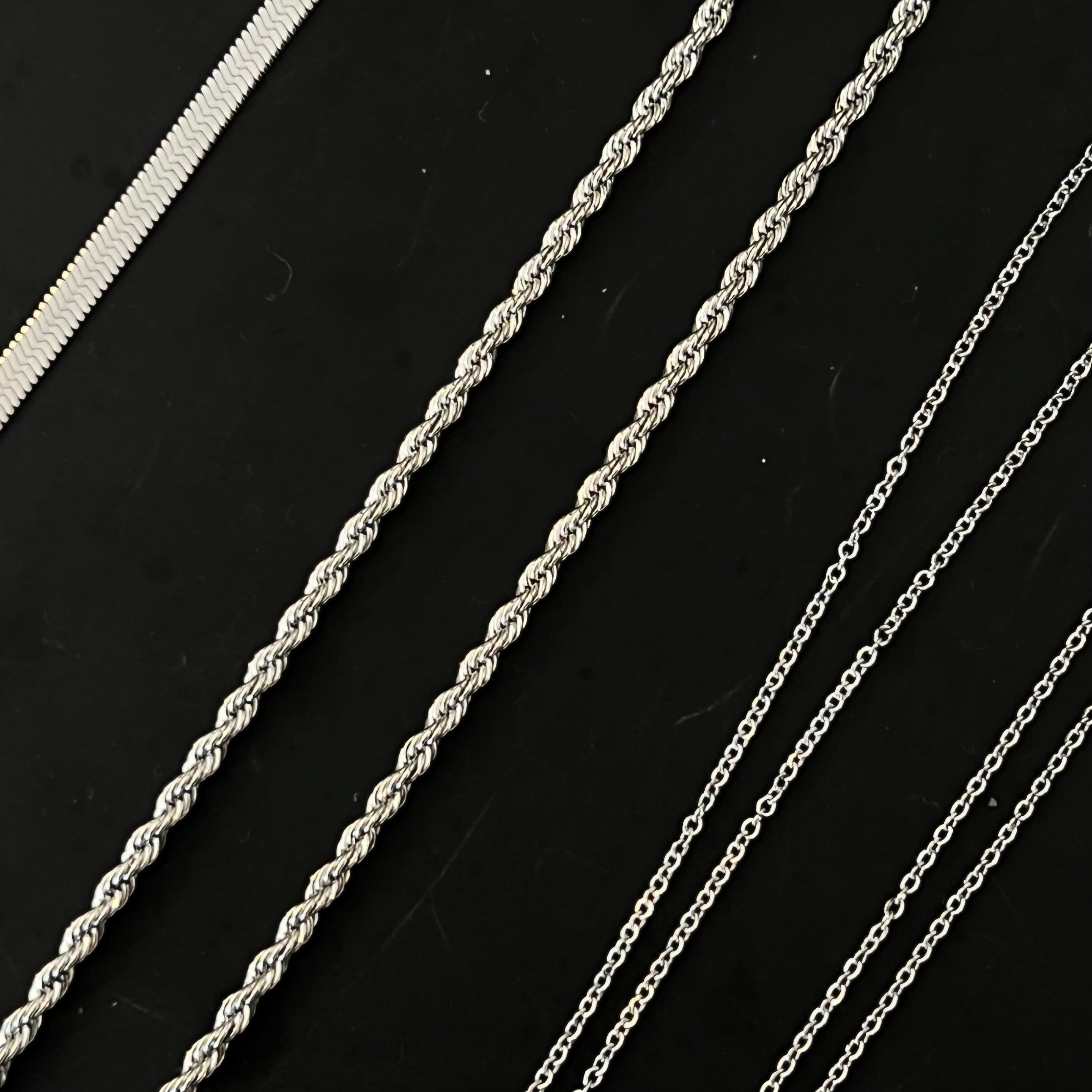 Knotty Chain