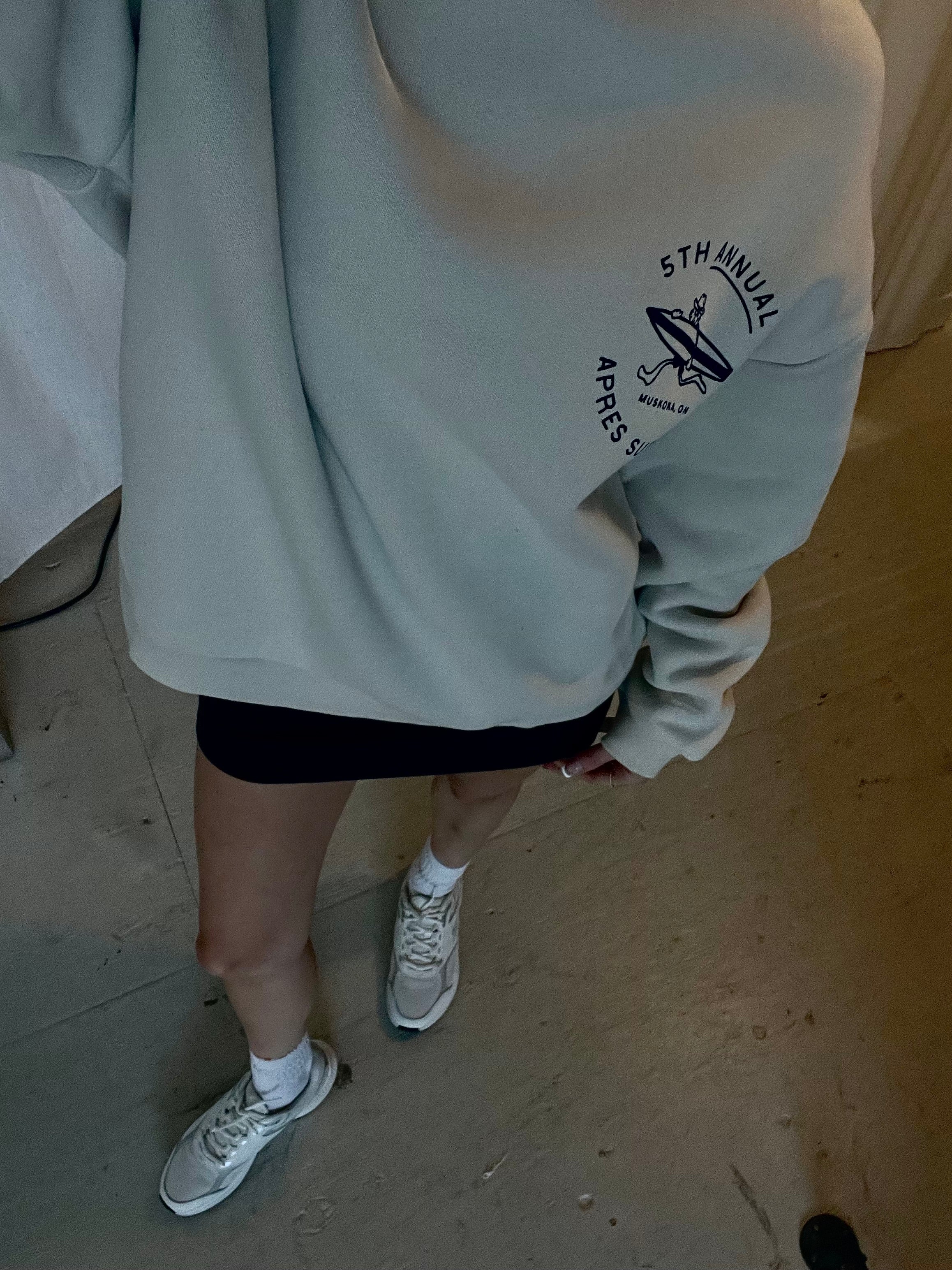 Graphic Crewneck - Apres Surf