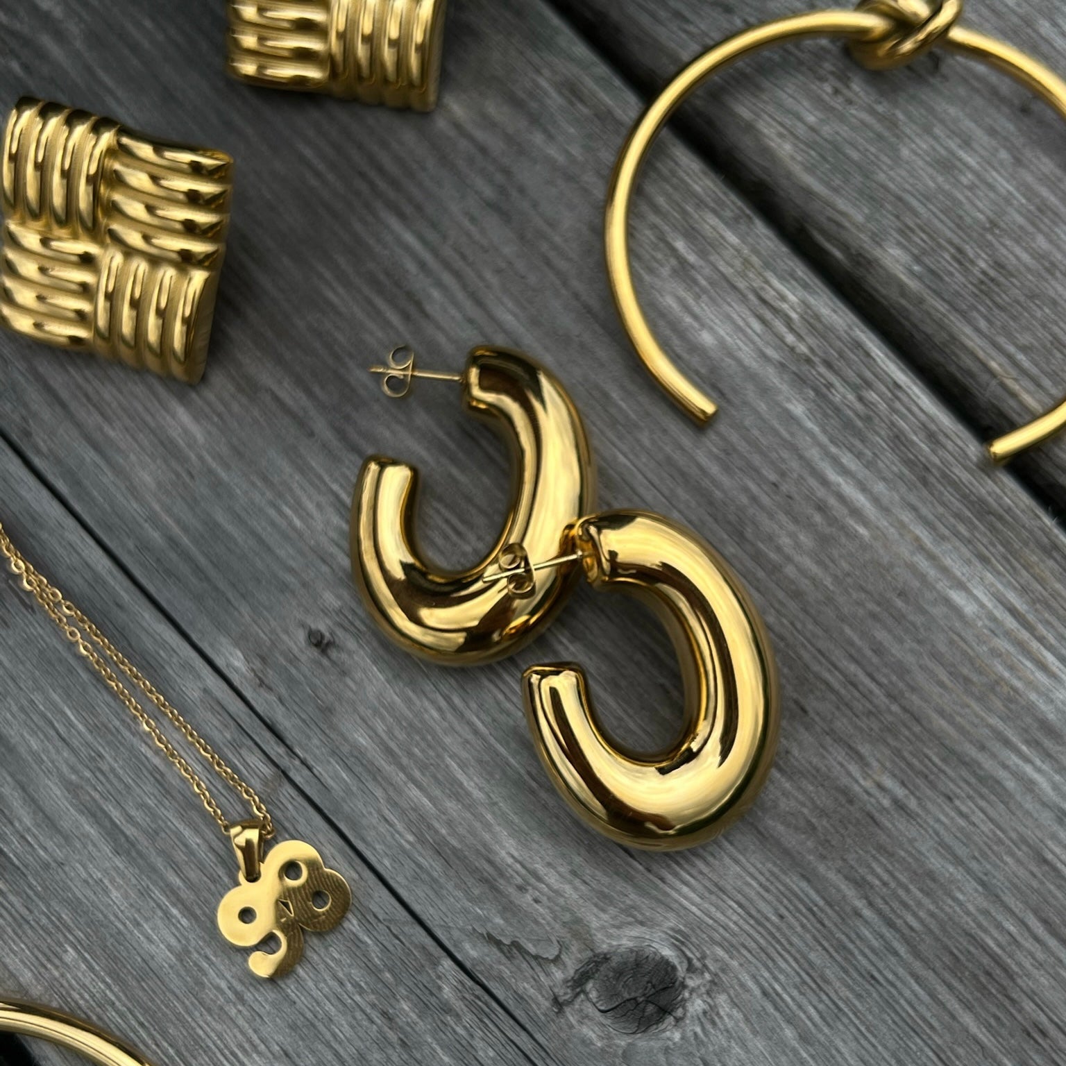 Chunky J Hoops