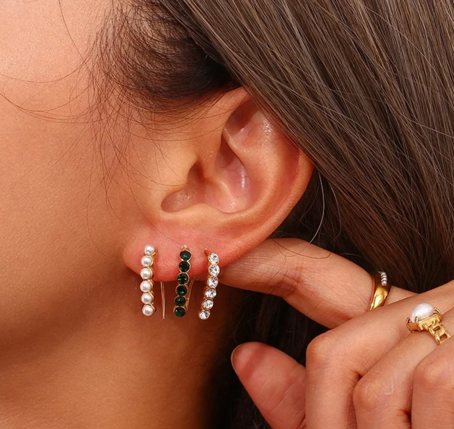Dainty U Pearl Earrings